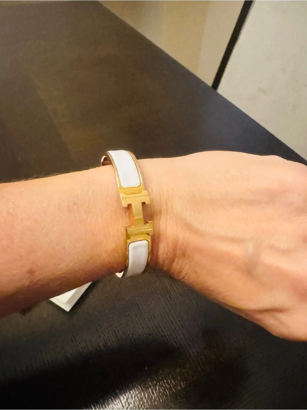 Authentic Hermès Clic H Enamel PM Bracelet in White and Yellow Gold with Receipt - Picture 5 of 14